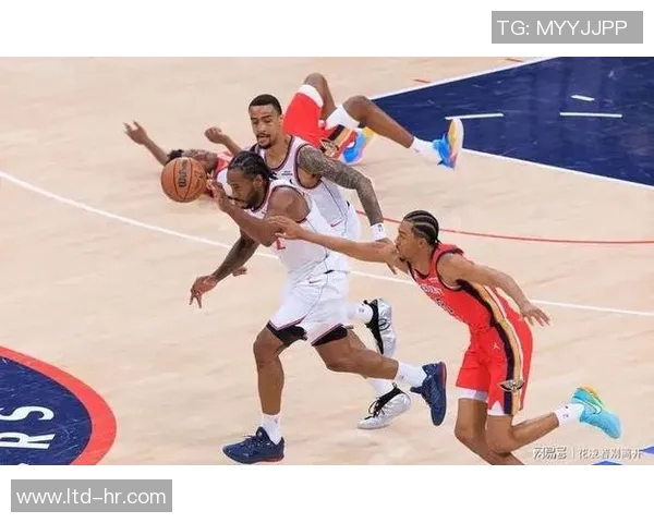 湖人季前赛对决快船全景分析球员表现与战术布局探讨